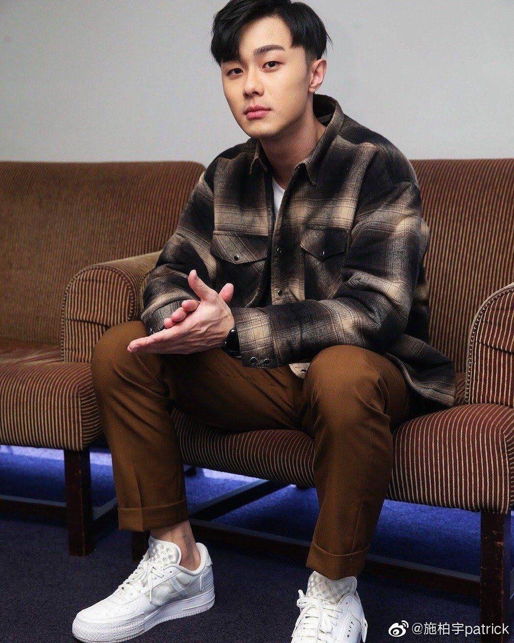 如何评价施柏宇