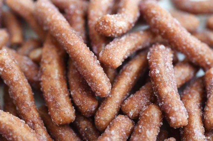 为什么宝月茜会喜欢上花林糖かりんとう这种零食呢花林糖吸引人的地方