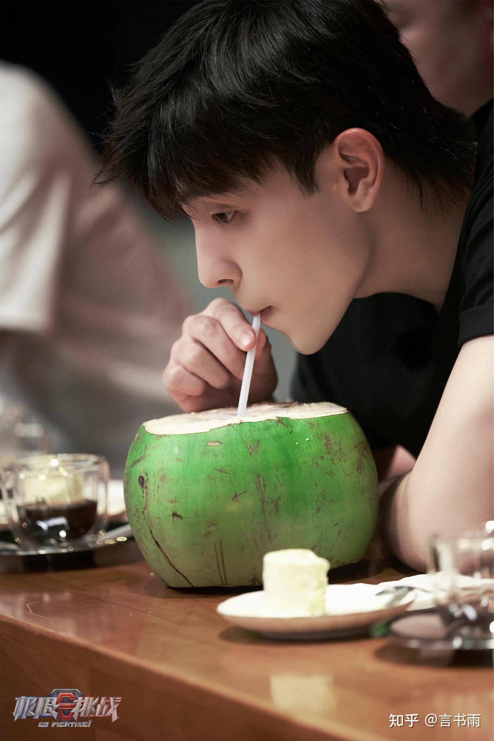 邓伦在灯芯眼中是不是最帅的?