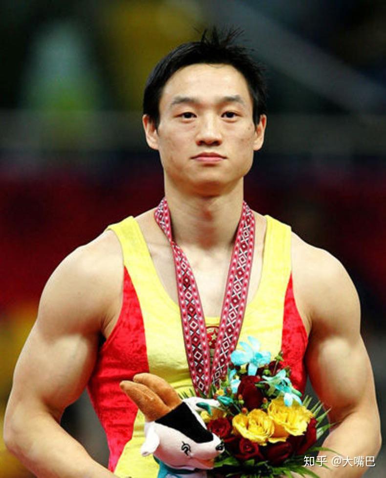 体操运动员杨威,如果没有最终夺得金牌,"千年老二"的名号,不知要被