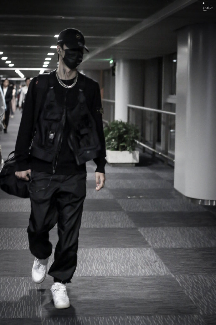 你见过哪些王一博超好看的机场全身照