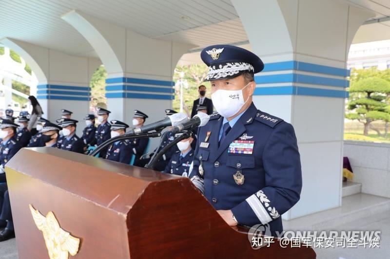 韩国空军女士官照片图片