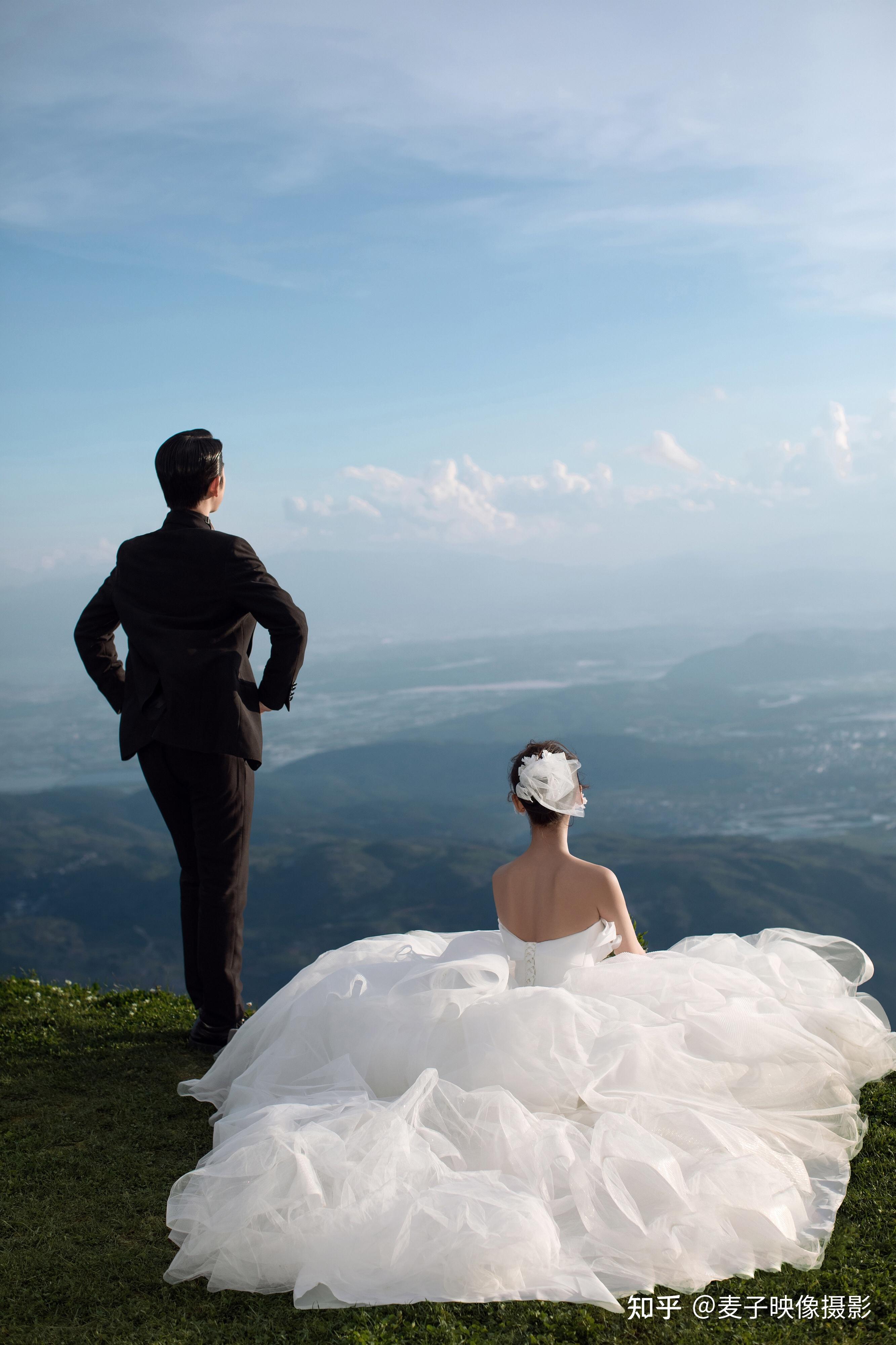 有没有氛围感拉满的外景婚纱照?