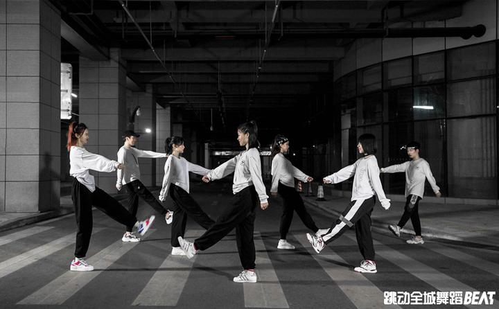 学舞蹈练习横叉和竖叉的基本要点,练习过程必须注意的问题 - 知乎