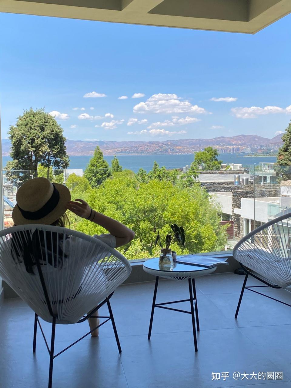 站在阳台上感觉心情很好是什么心理呢?