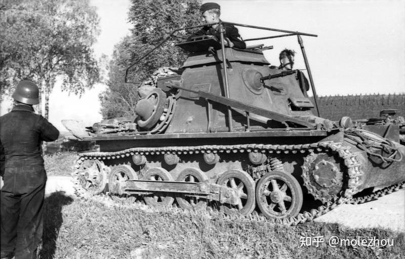 57 二战德国装甲车辆 - Panzerbefehlswagen III Ausf.D1 (Sd.Kfz.266/267/268) - 知乎