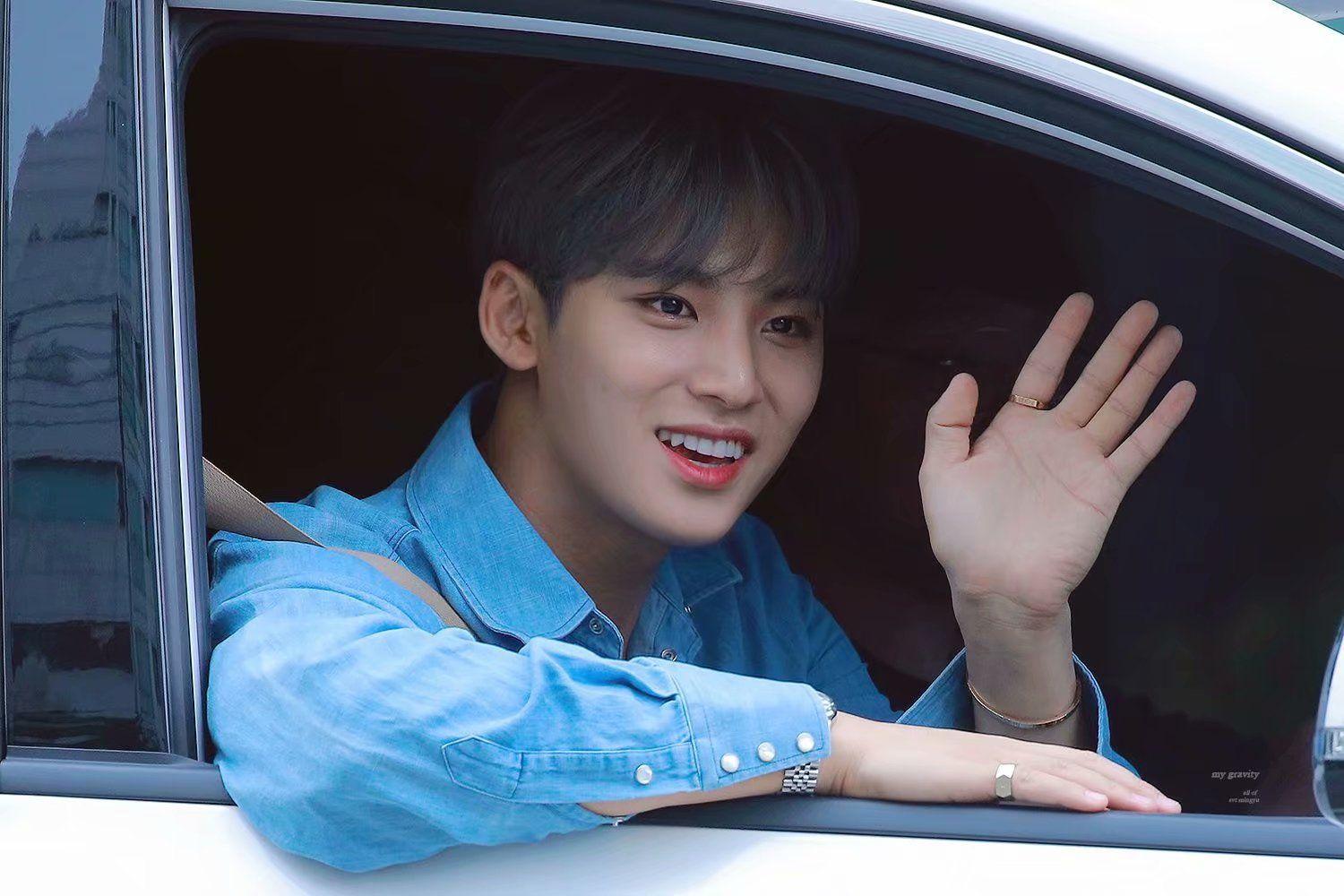 各位克拉孩子们,有没有seventeen的神仙图或者壁纸,最近没有收什么图,