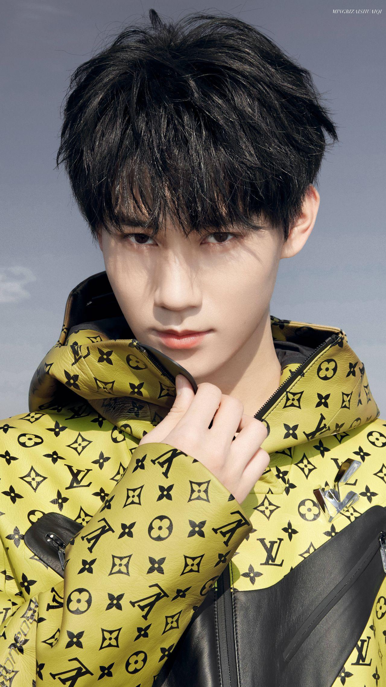 有没有张真源好看的图片有点get不到他的颜但是感觉他好温柔