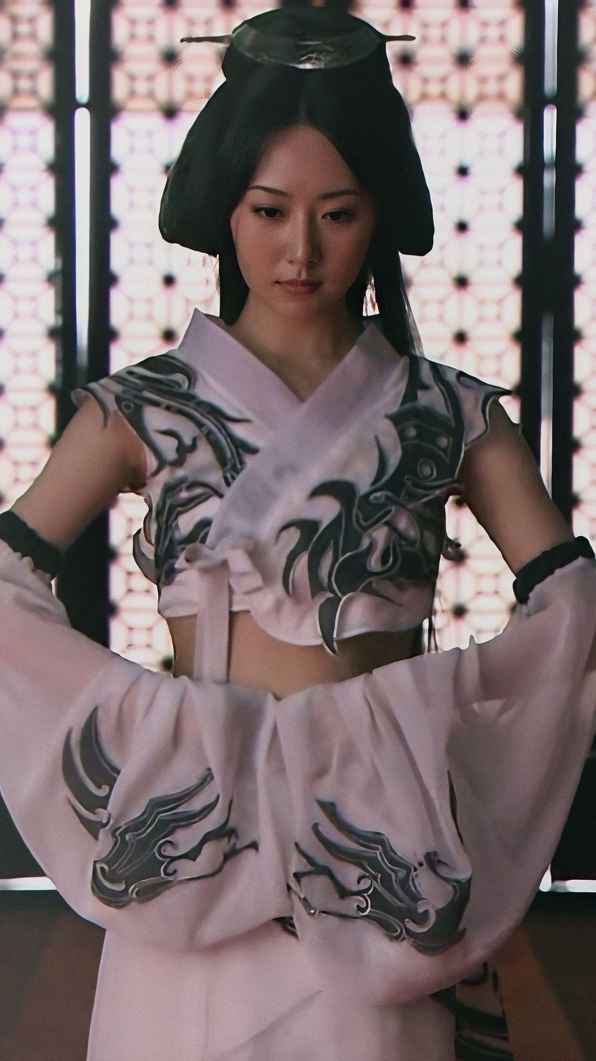 大家有没有胡歌版神话里玉漱的高清壁纸或是刘亦菲小龙女的壁纸