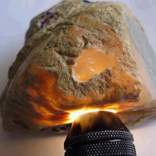 翡翠原石最顶级的场区之一一龙肯场区