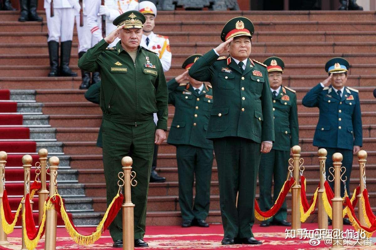 21式陆军作业服的颜色太绿了吧还是07那种墨绿色好看？ - 知乎