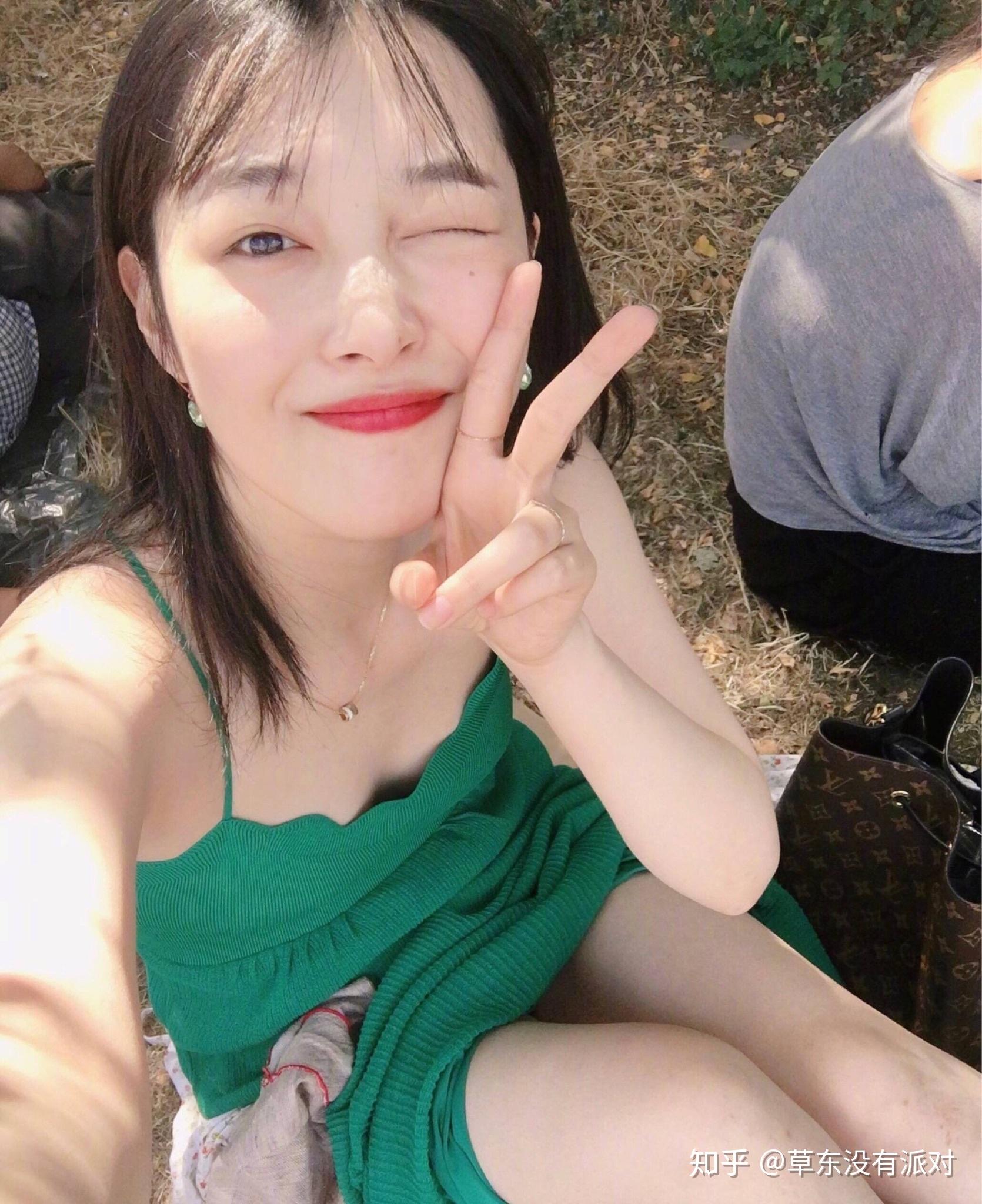 如何评价崔雪莉现在的照片风格? - 知乎