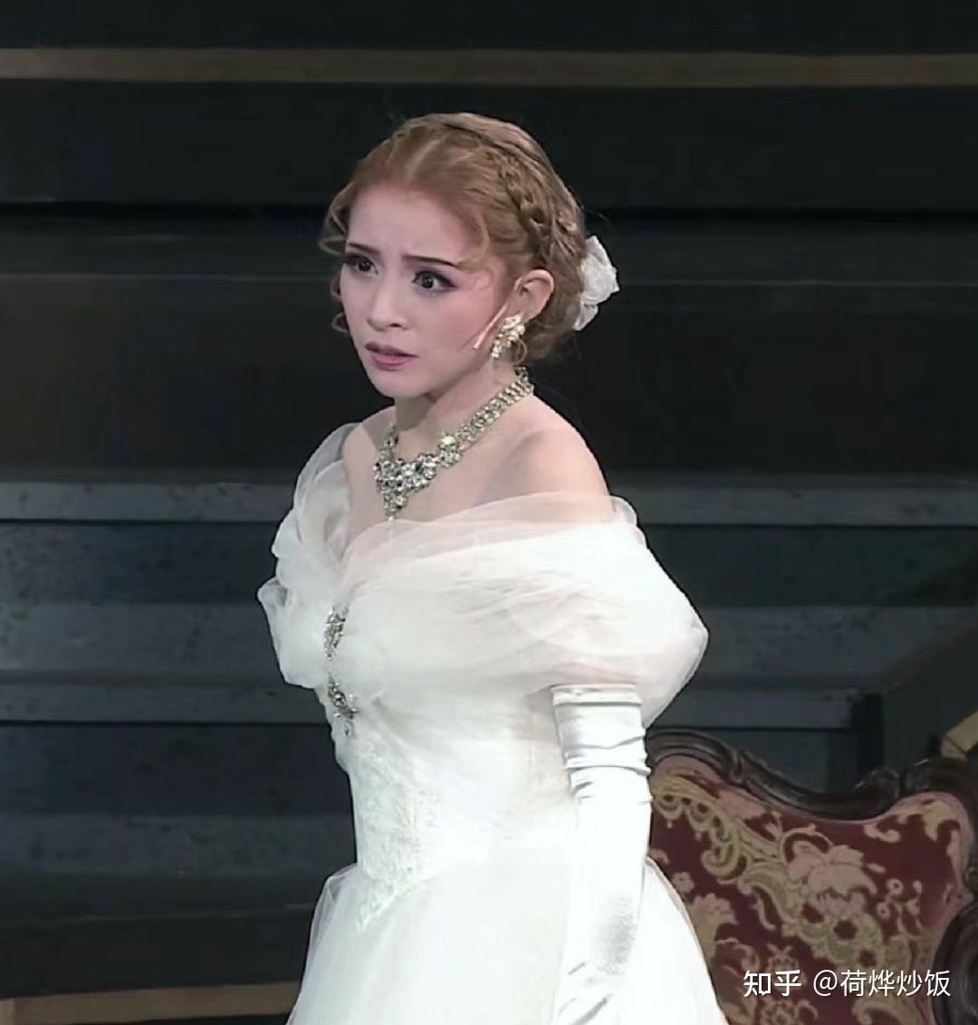 宝冢各组历代娘役top颜值天花板和地板砖分别是谁? - 知乎