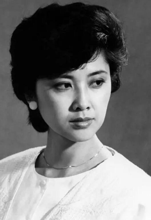 有哪些漂亮的女性剧照或电影截图? - 知乎