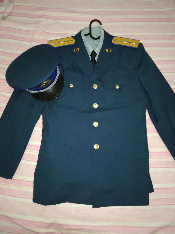 大家认为现在的07式军服是不是解放军历史上最难看的军服