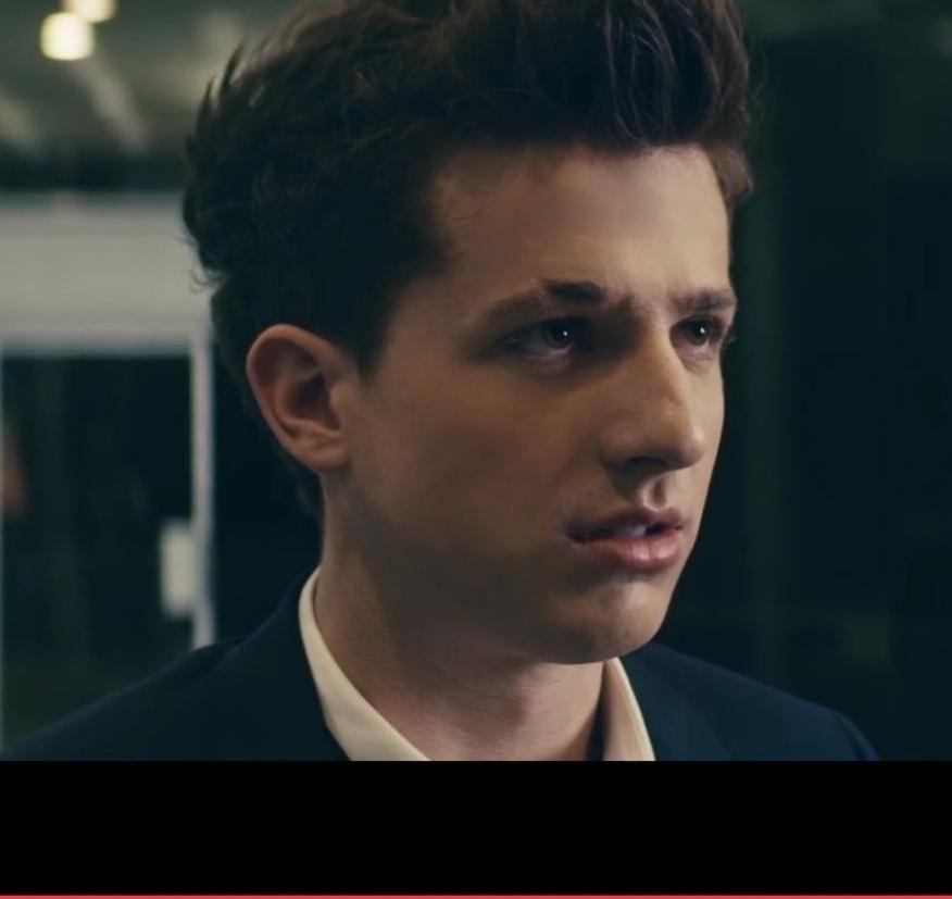 傻脸selenagomez和断眉charlieputh到底啥关系