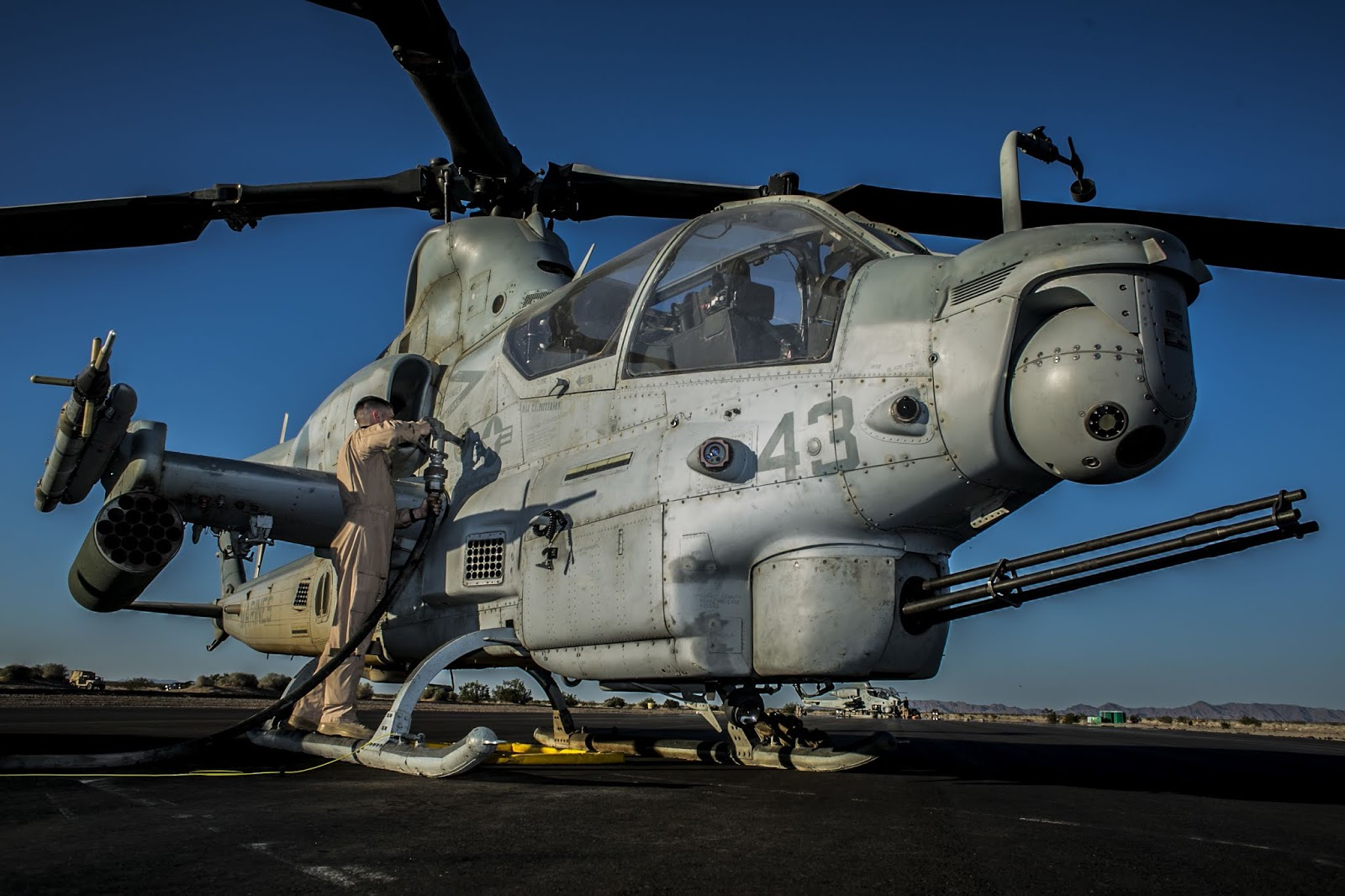 美国武装直升机重型图片