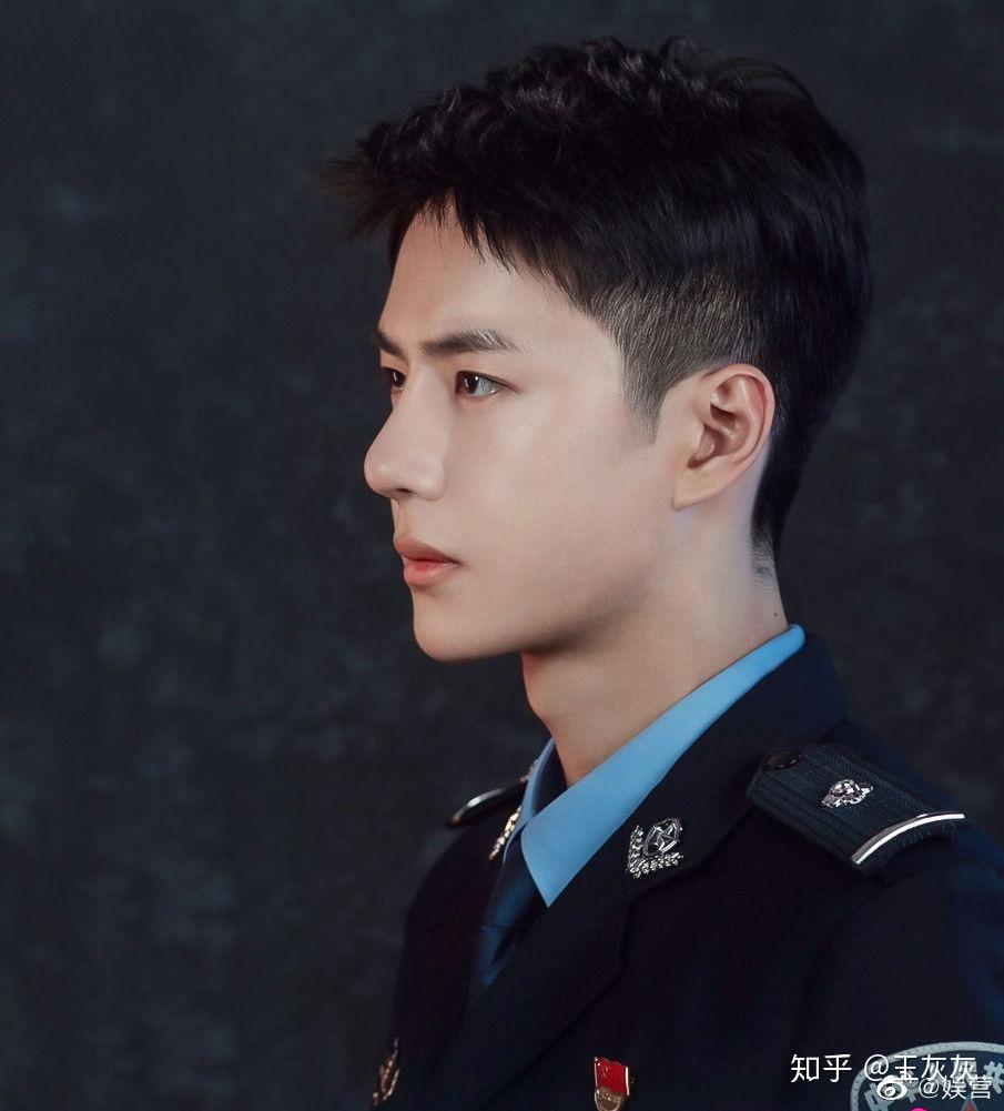 有没有王一博的军装照片