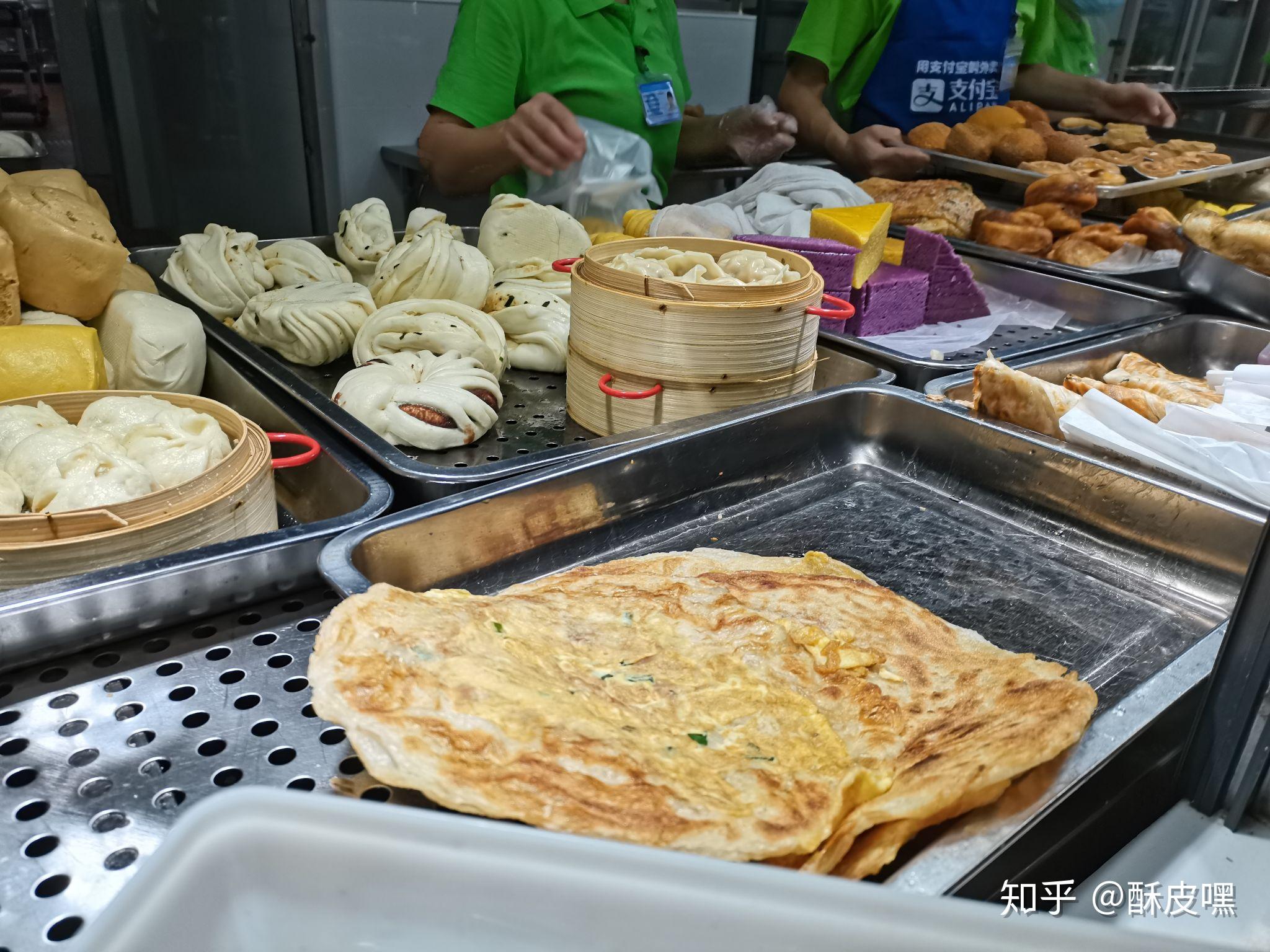 一句话描述龙岩学院的食堂有多好吃