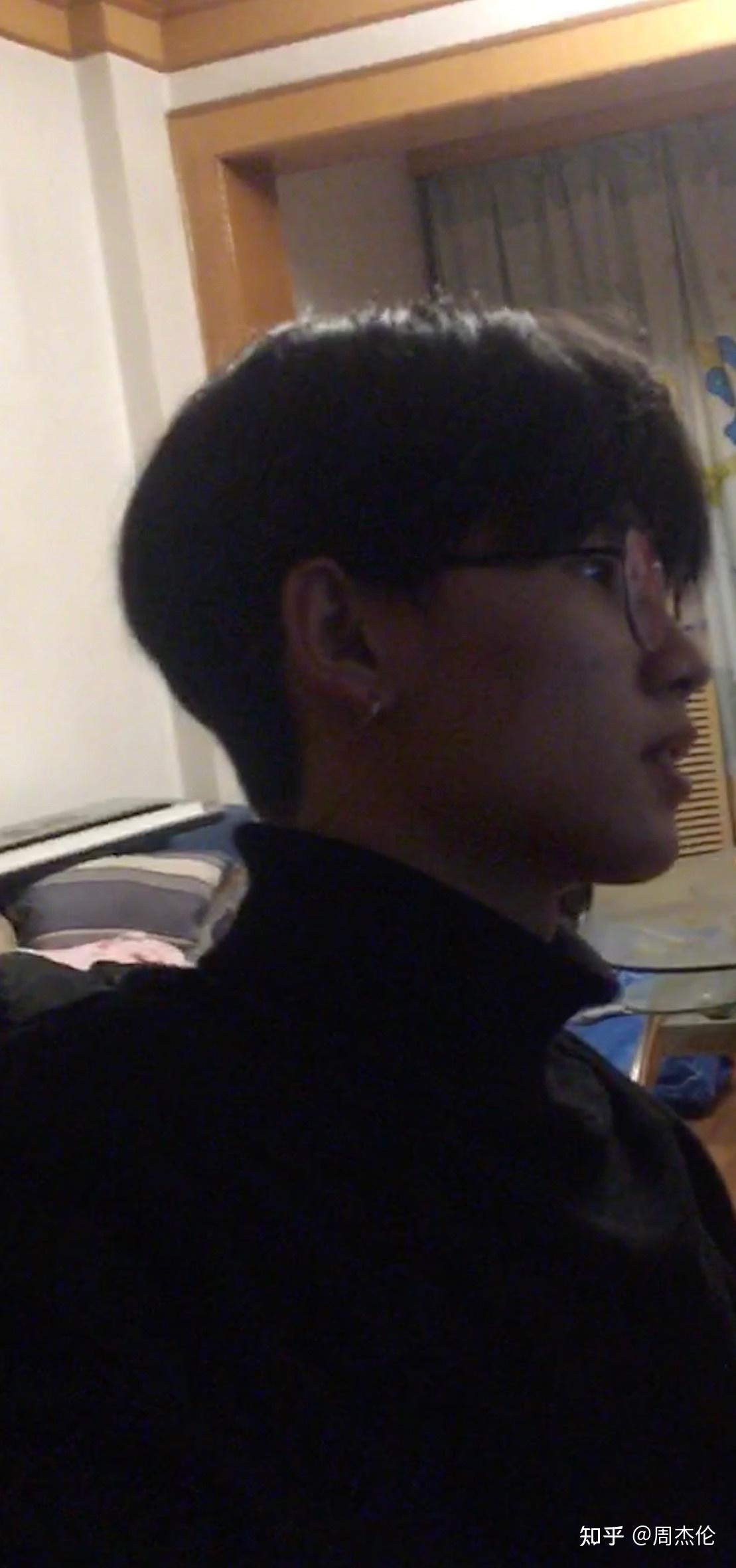 扁头男生应该剪什么发型