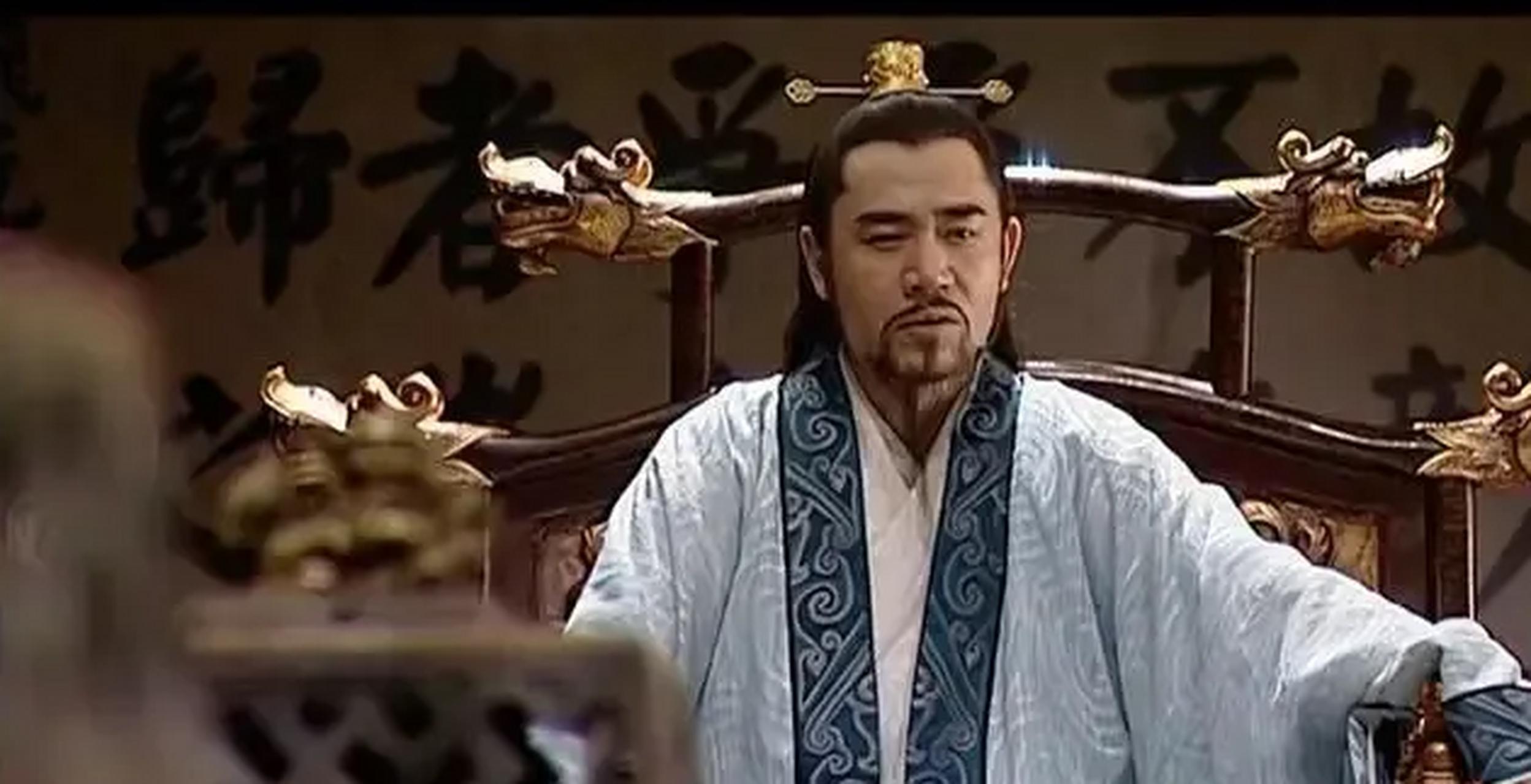 大明王朝1566第二集御前会议高拱为户部侍郎站位为什么在吏部兼工部