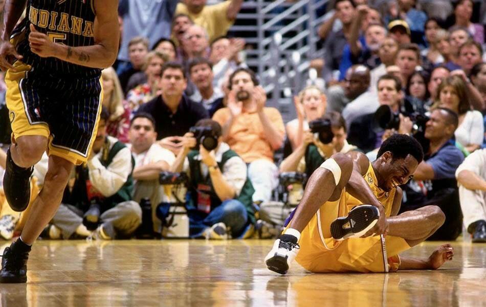 关于科比三连冠时期抱大腿的观点你怎么看