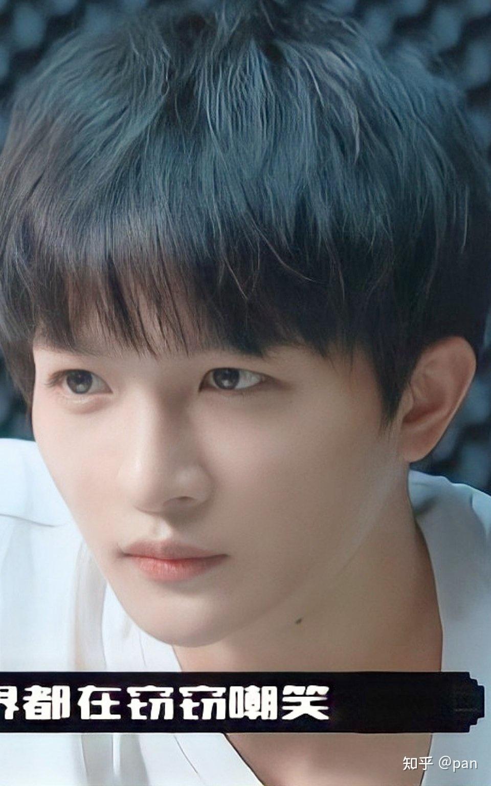 周深的颜值巅峰在哪个时期? - 知乎