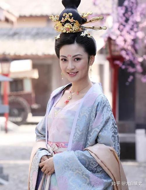 如何中肯地评价唐代女官上官婉儿