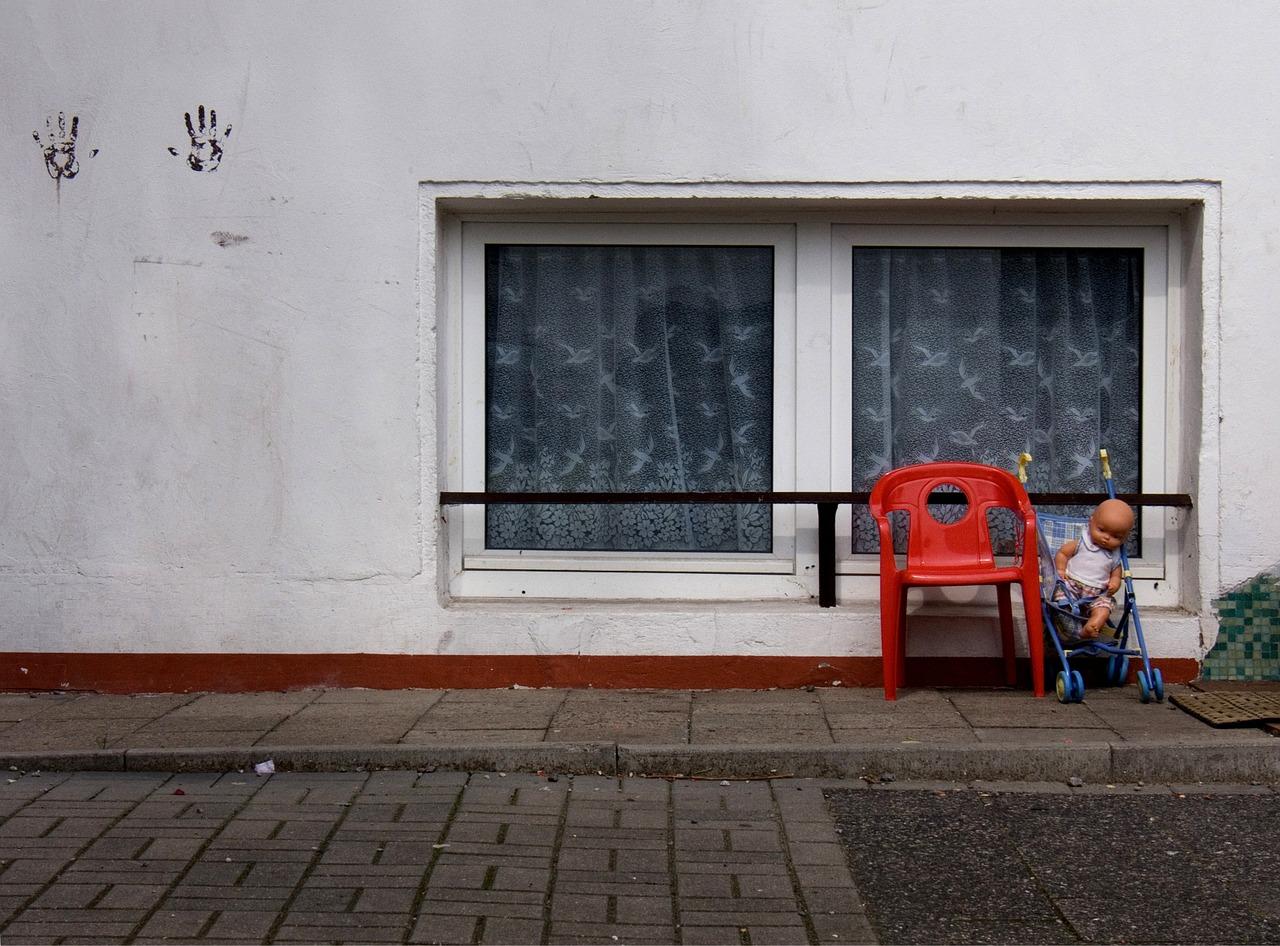 3. 椅背支撑装置