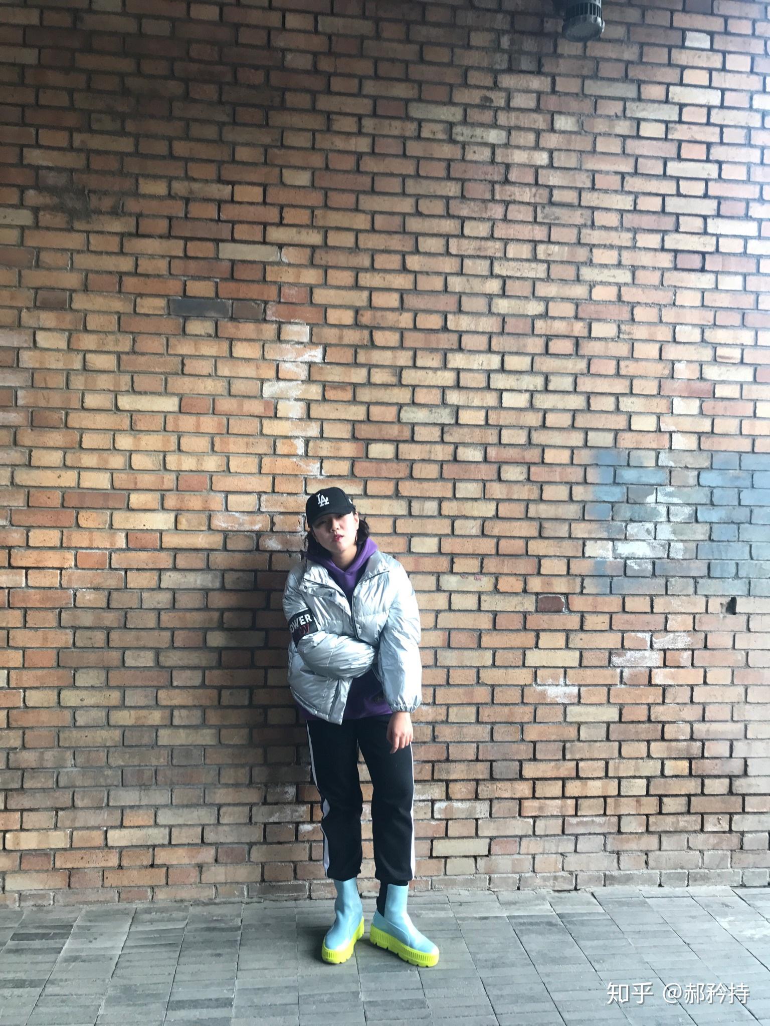 街拍如何摆出好看的pose嘻哈风