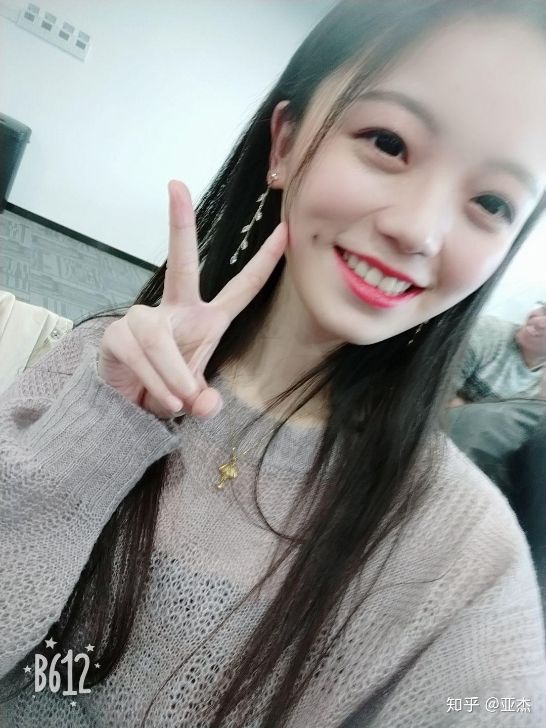 男生都觉得有梨涡的女孩子很好看吗? - 知乎