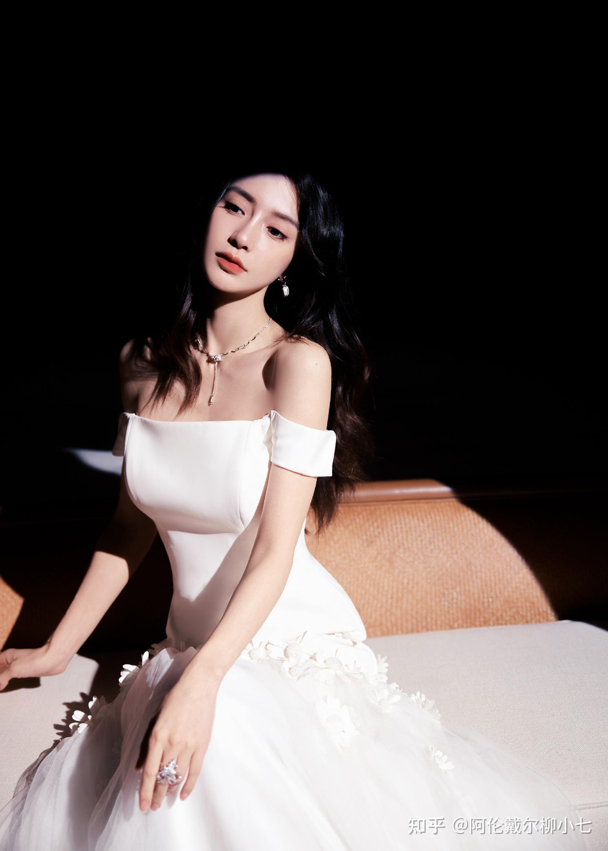 国内女明星有哪些惊为天人的礼服造型