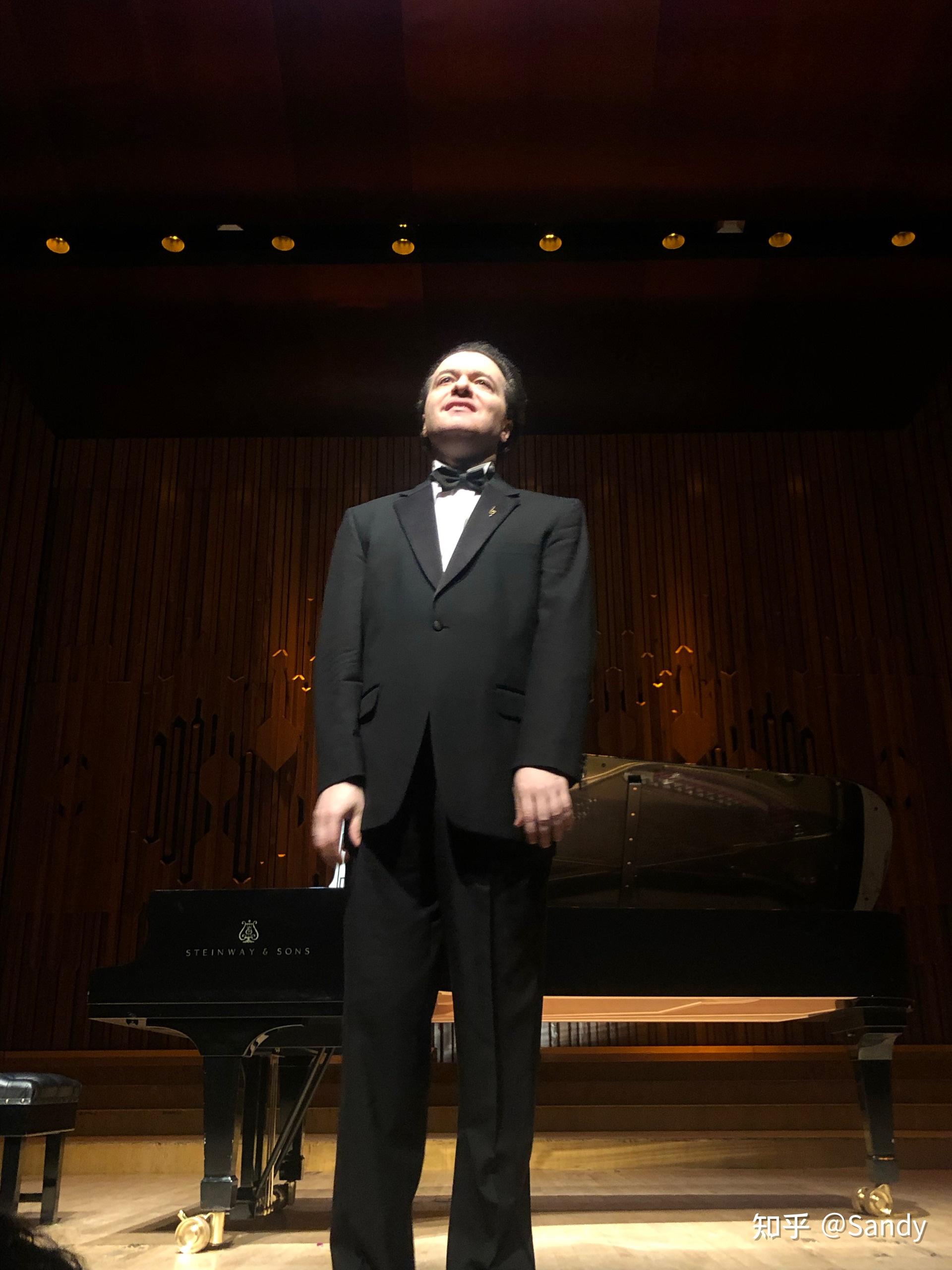 如何评价钢琴家叶甫盖尼基辛evgenykissin