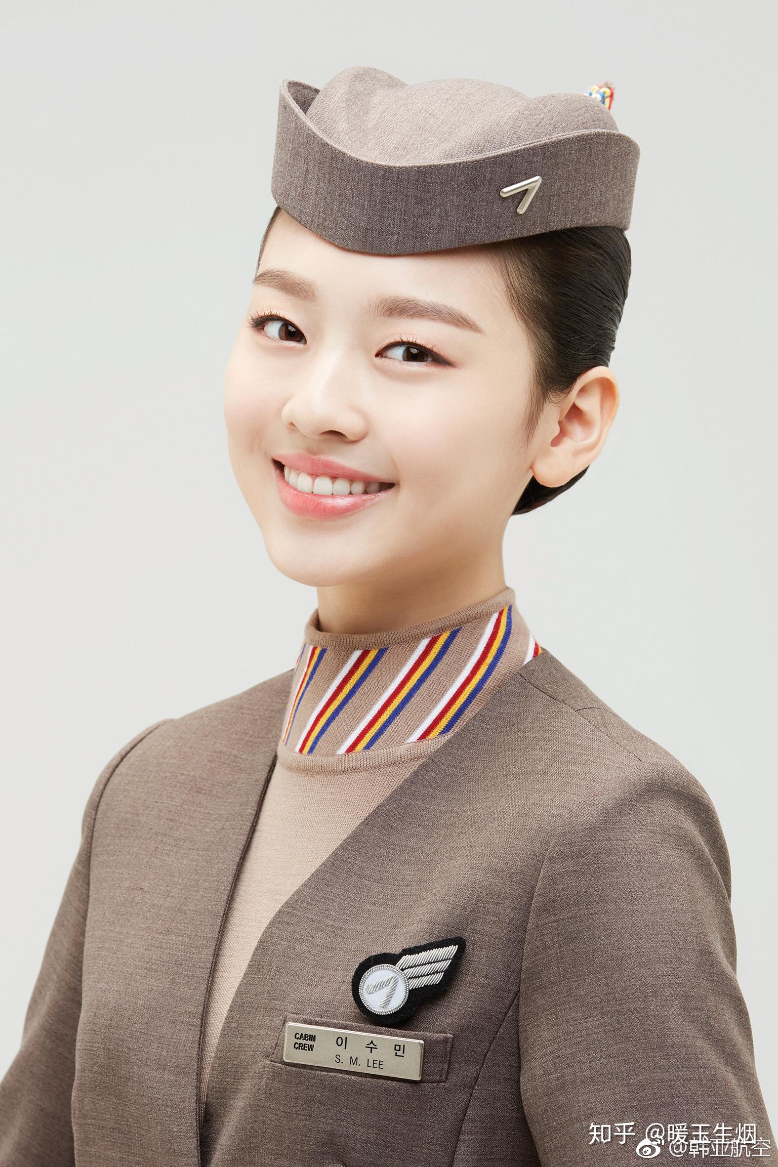 哪家航空公司的空姐制服最好看? - 知乎