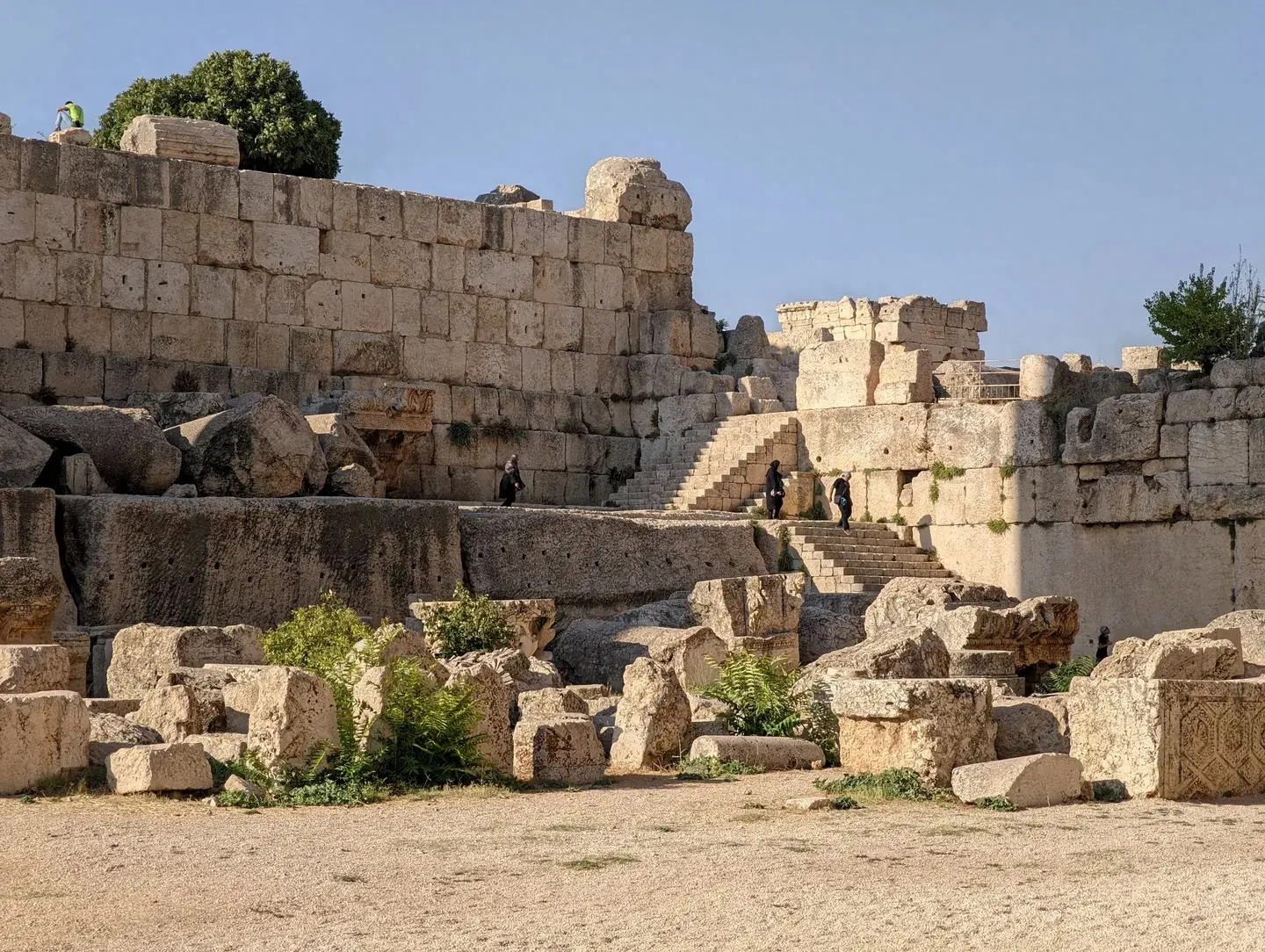 作为黎巴嫩的头号景区,巴勒贝克神庙的门票倒是不贵,门票价格大概相当