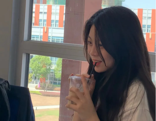 学生专访王若一灵感来源于突发奇想