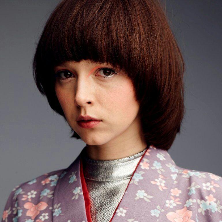 巫师3血与酒中欧立安娜唱的歌lullaby of woe现实中的女声歌手是谁啊?