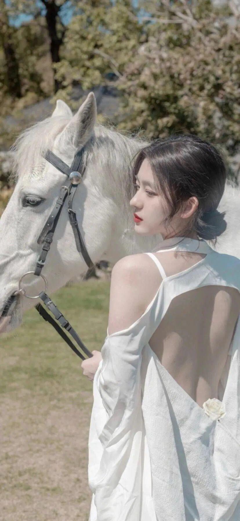 有没有那种禁欲系的污污的壁纸呀