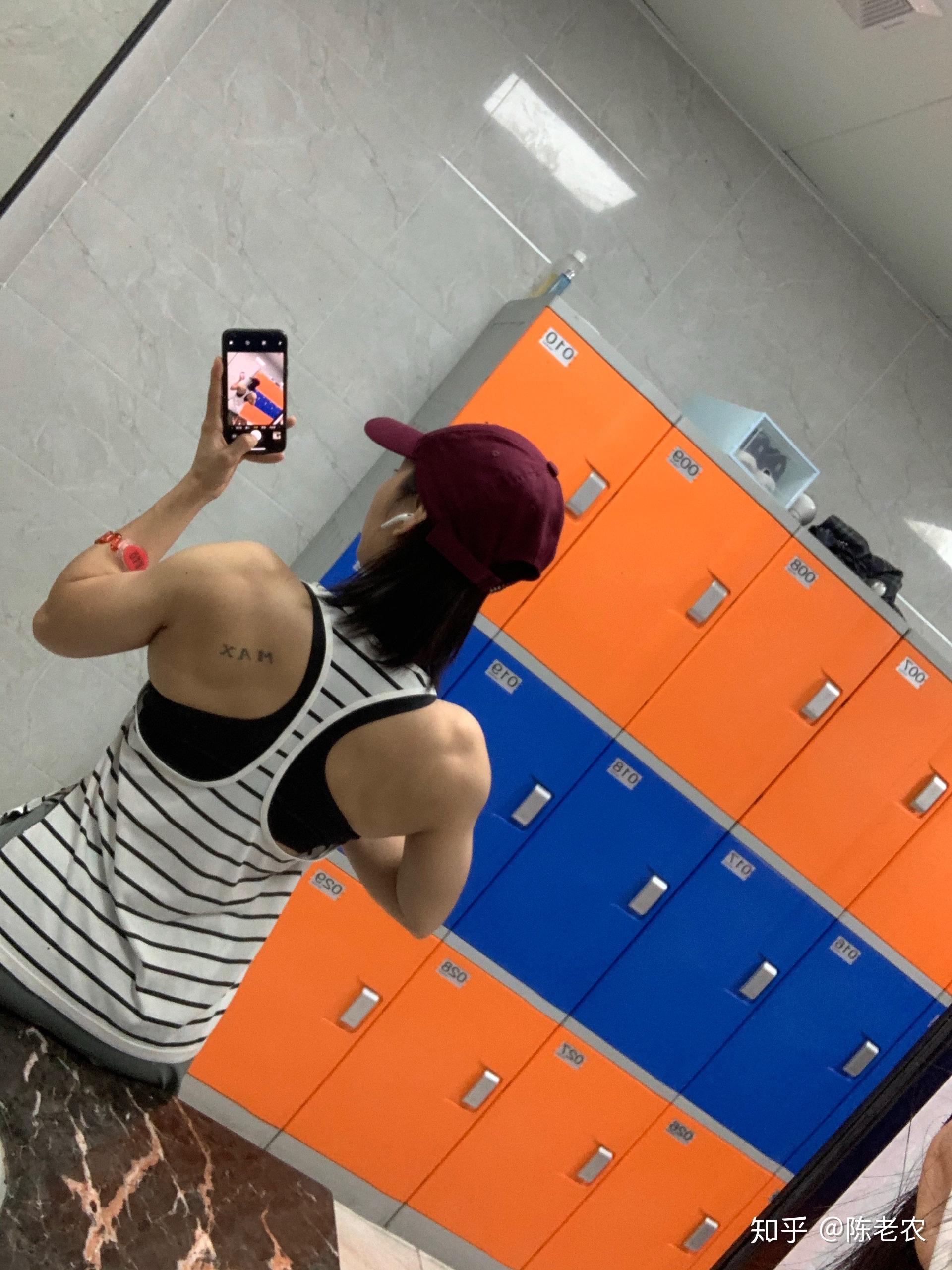 女性好看的背肌是怎么样的