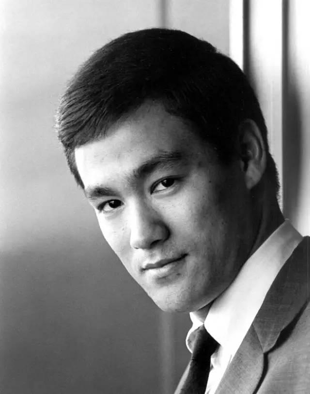 电影与实际的区别:关于李小龙