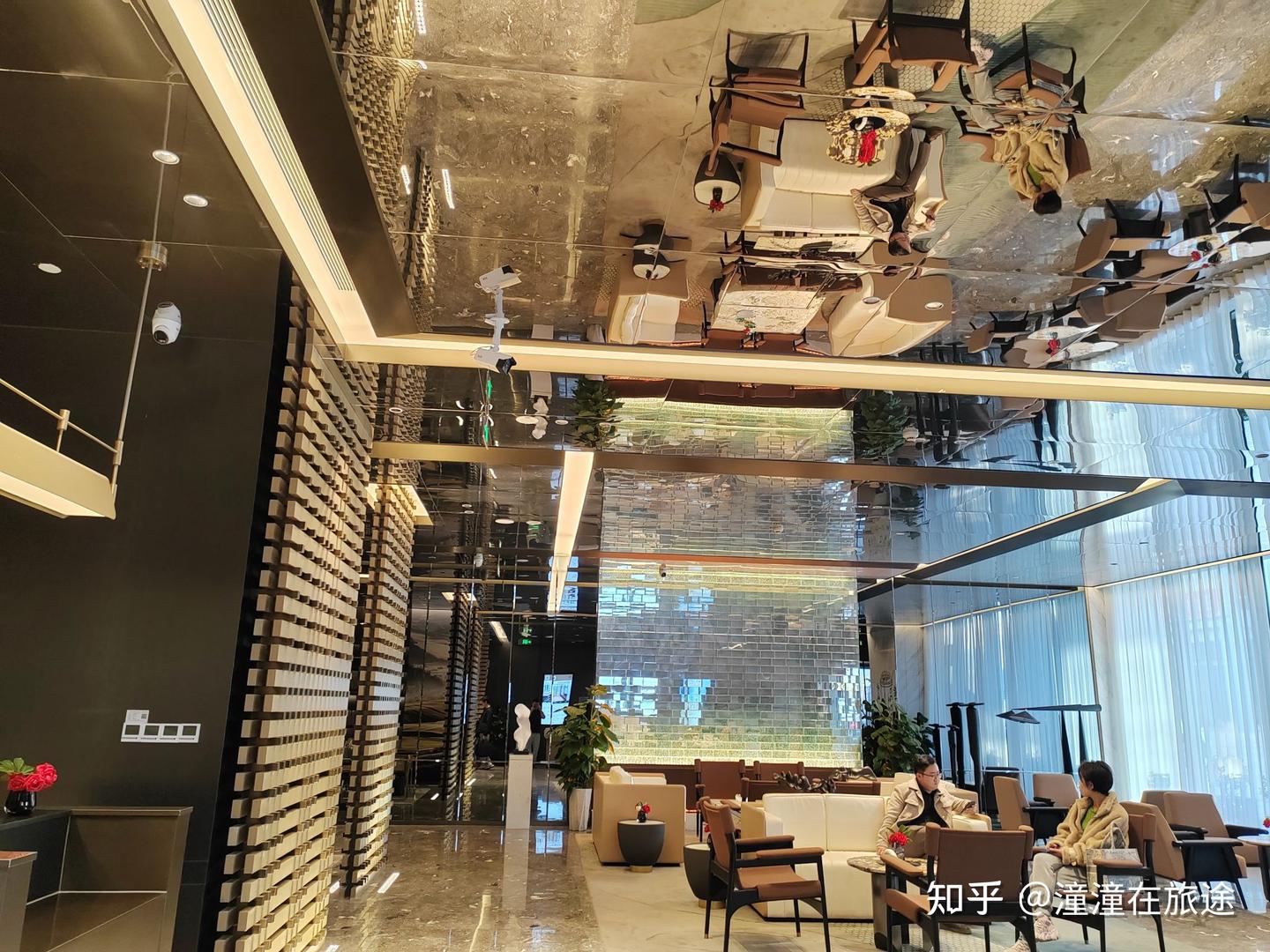 亚朵酒店公区内观实景
