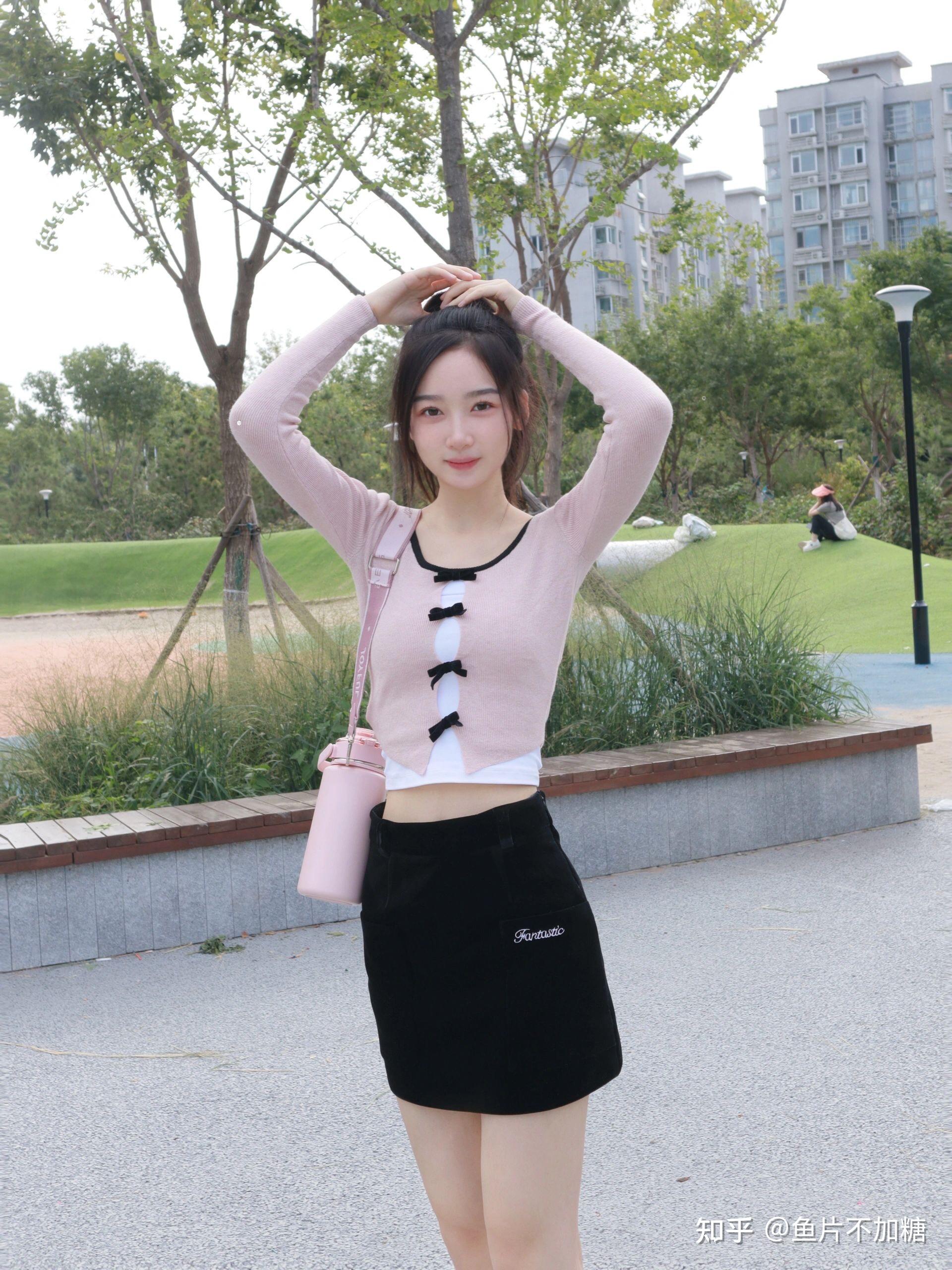 关注问题 67 写回答 登录/注册 衣服 服饰搭配 女大学生 女大学生