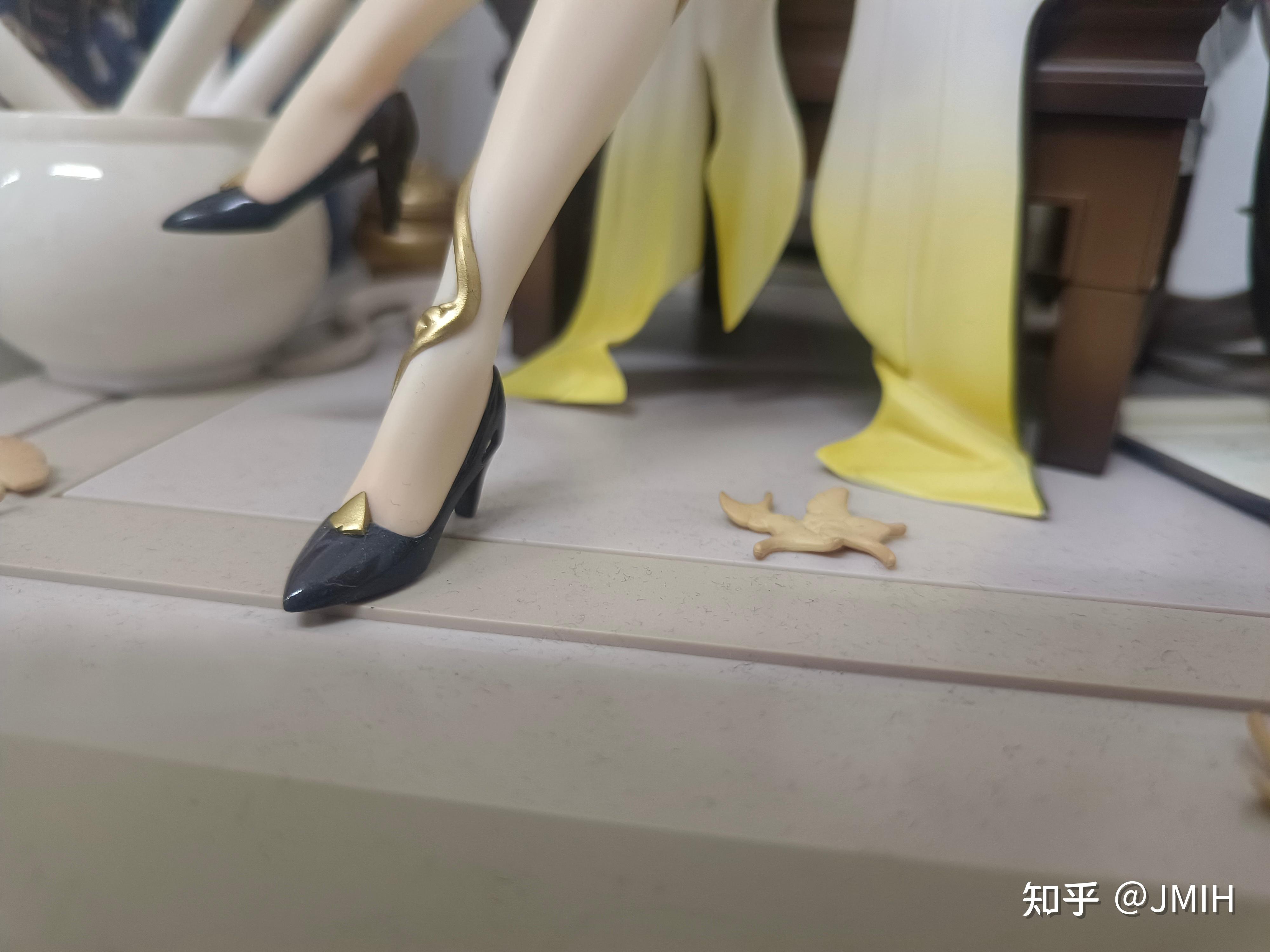 原神中凝光为什么要保留自己当年光脚丫卖肉夹馍的历史