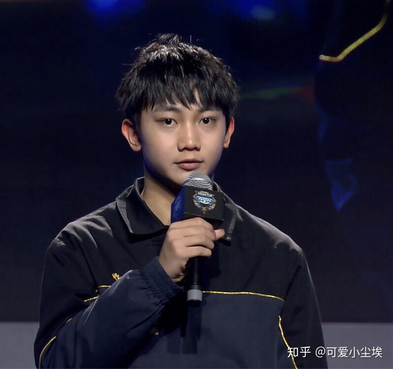 如何看待qq飞车s联赛中的rngm云海这名选手