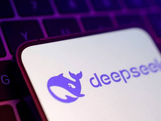 免费的 deepseek 能比得上 200 美元 / 月的 ChatGPT 吗？