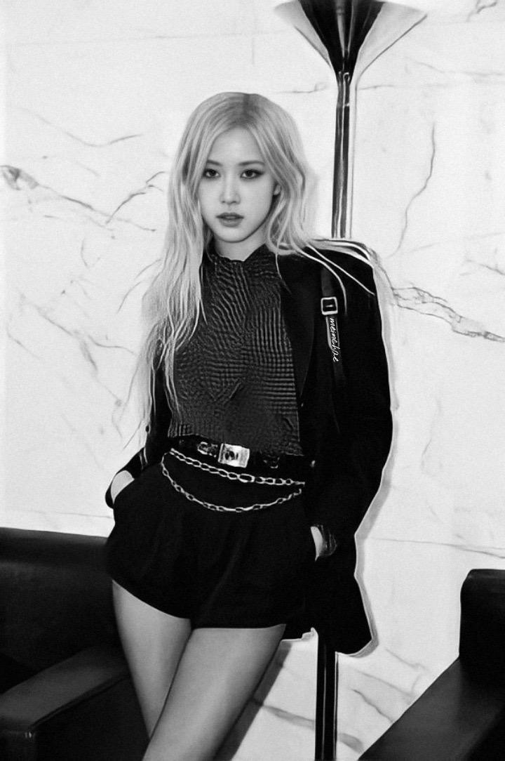 能详细介绍一下blackpink的rosie朴彩英吗