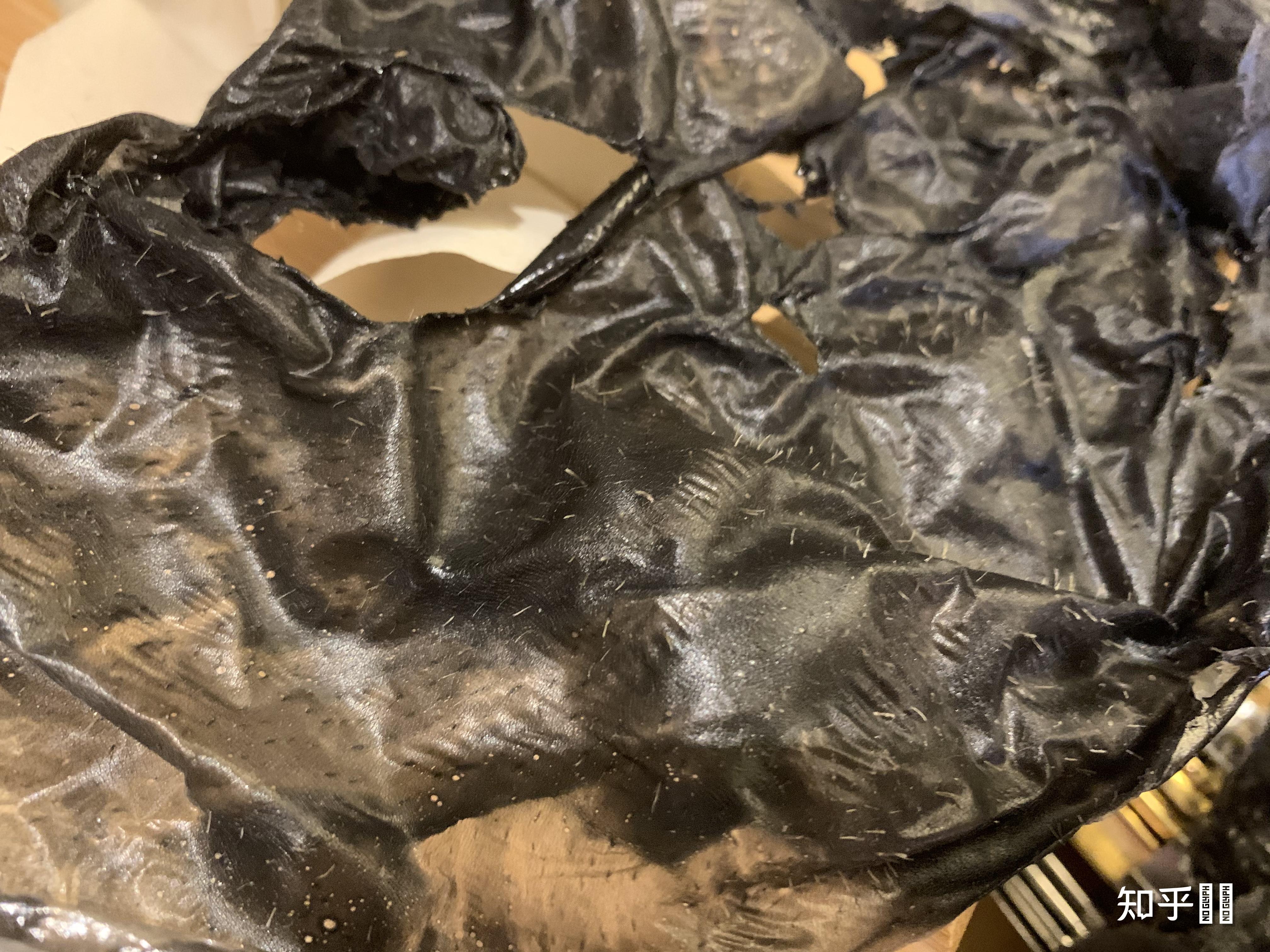 后背全是黑头一样的东西怎么破? - 知乎