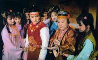 红楼梦:宝黛第一次见面,为什么宝玉就忽然摔玉? - 知乎