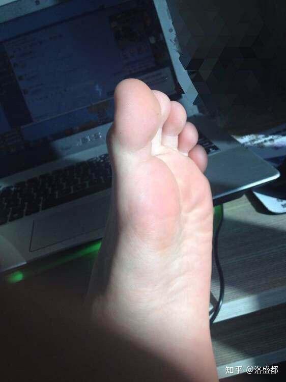 男生有双好看的脚是怎样的体验