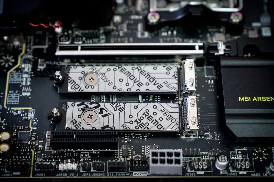 8层PCB打造最强迫击炮！微星B850M迫击炮主板开箱 - 知乎